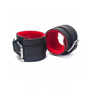 Devil Sticks bőr bilincs fém csatokkal (fekete)